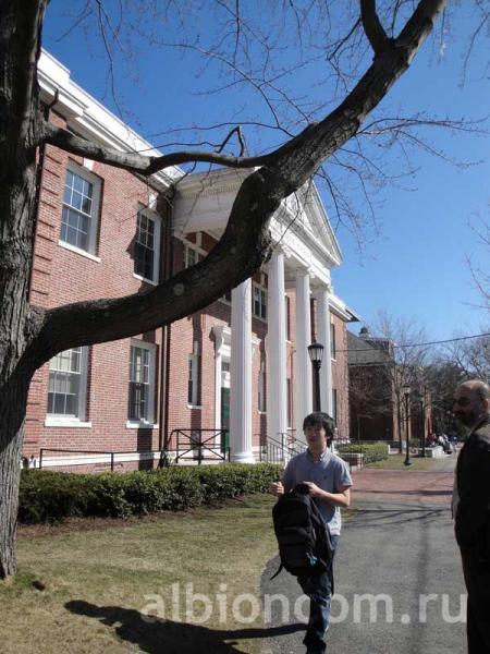 Milton Academy (США) - школьное здание