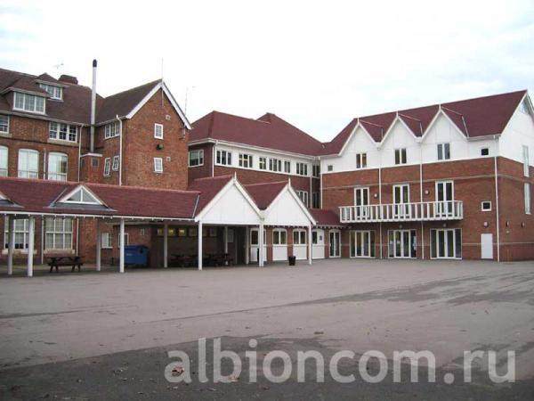 Bromsgrove School. Школьный дворик