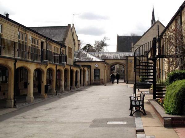 Cheltenham College, летняя школа - главное здание колледжа