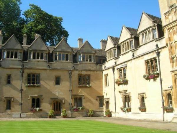 Летняя программа OISE в Оксфорде. Усадьба Eynsham Hall