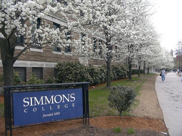 Каникулы в США. Летняя программа в Бостоне - Simmons College