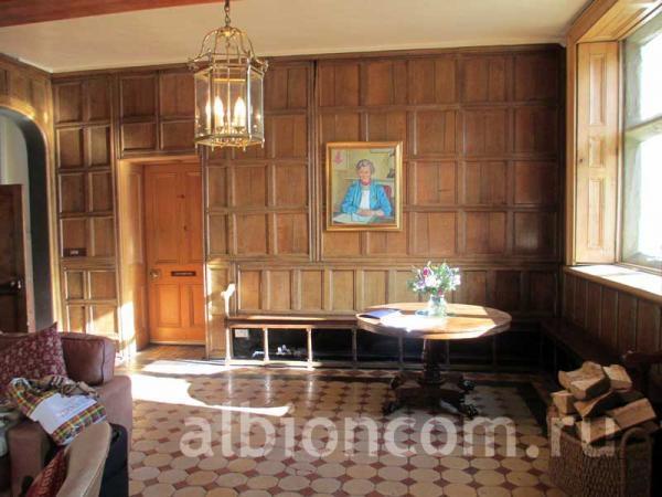 Moreton Hall - в здании администрации