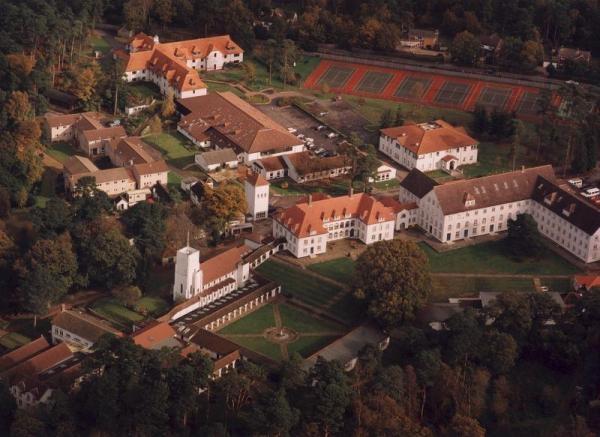 Образование в Англии. Школа-пансион для девочек Downe House