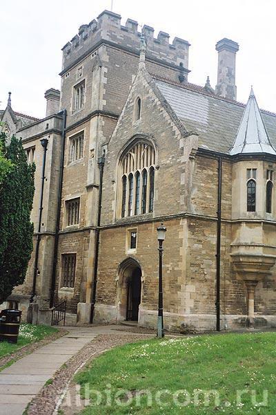 Oundle School. Вид на фасад Laxton's Building