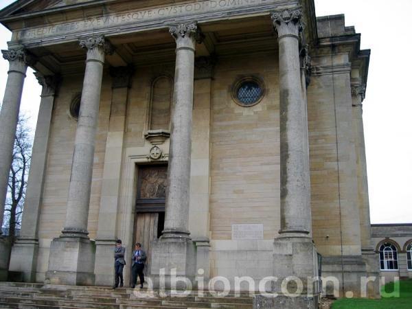 Stowe School. Школьная церковь