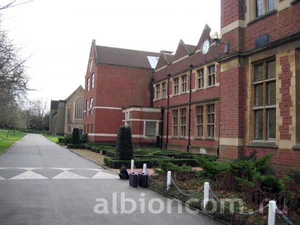 Bromsgrove School. На территории школы