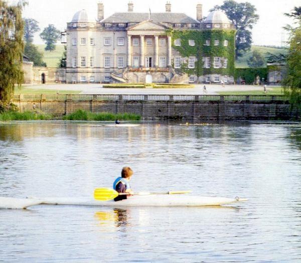 Repton School and Foremarke Hall. Вид на школу со стороны реки